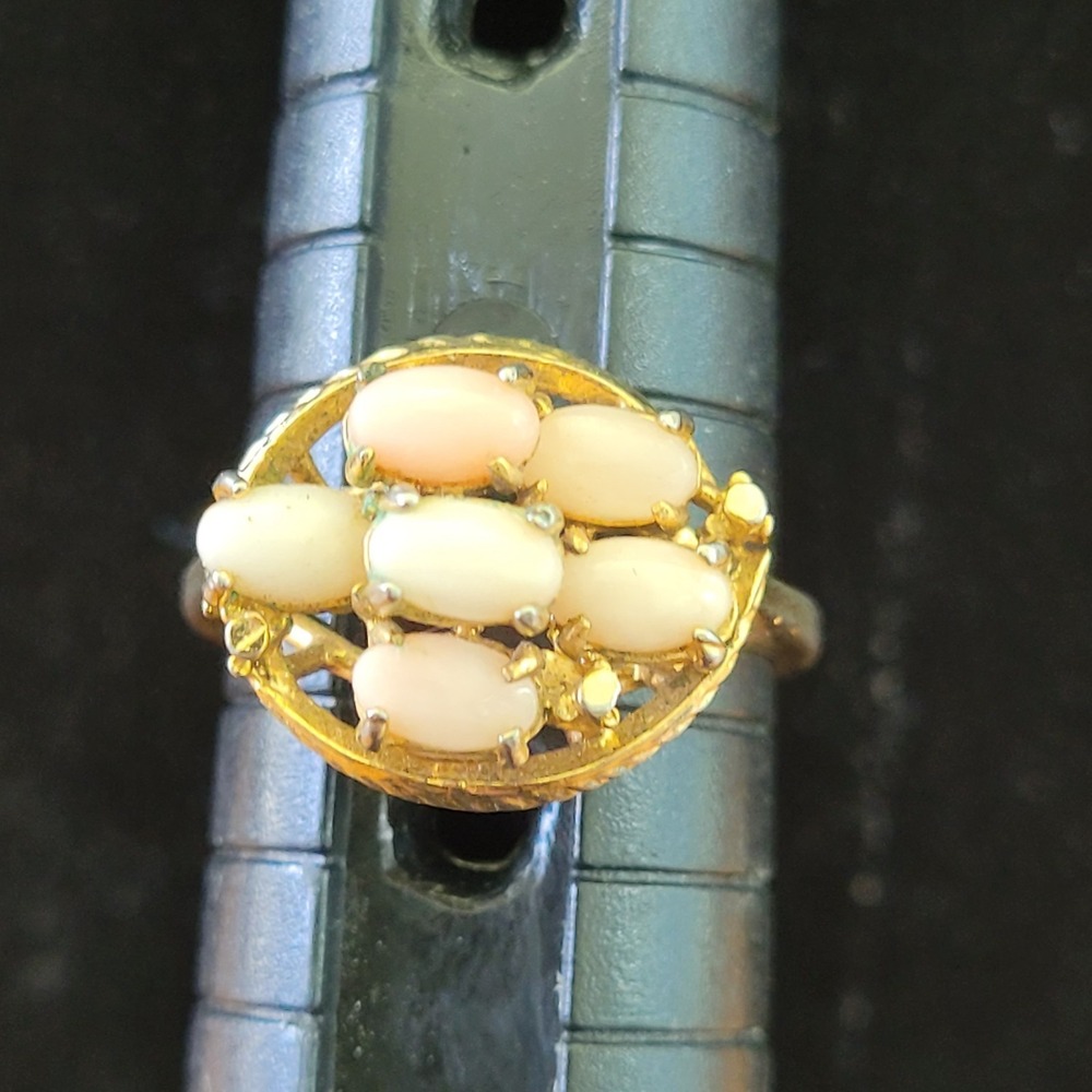 Vintage Pink Coral Style Cluster Ring Gold Tone Floral Leaf Size 6.5 - Picture 4 of 6